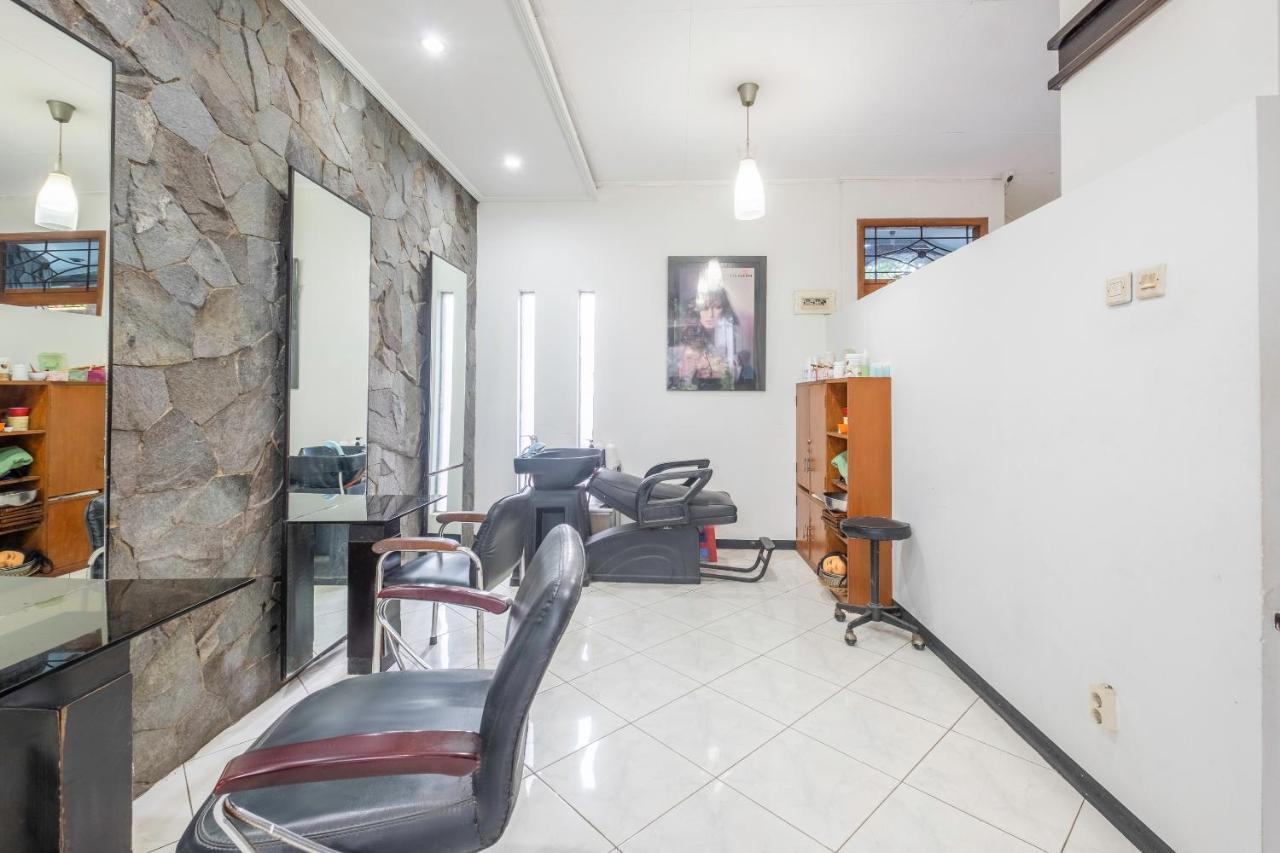 Imelda Residence Setrasari RedPartner Bandung Bagian luar foto