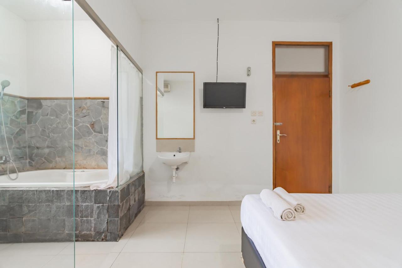 Imelda Residence Setrasari RedPartner Bandung Bagian luar foto