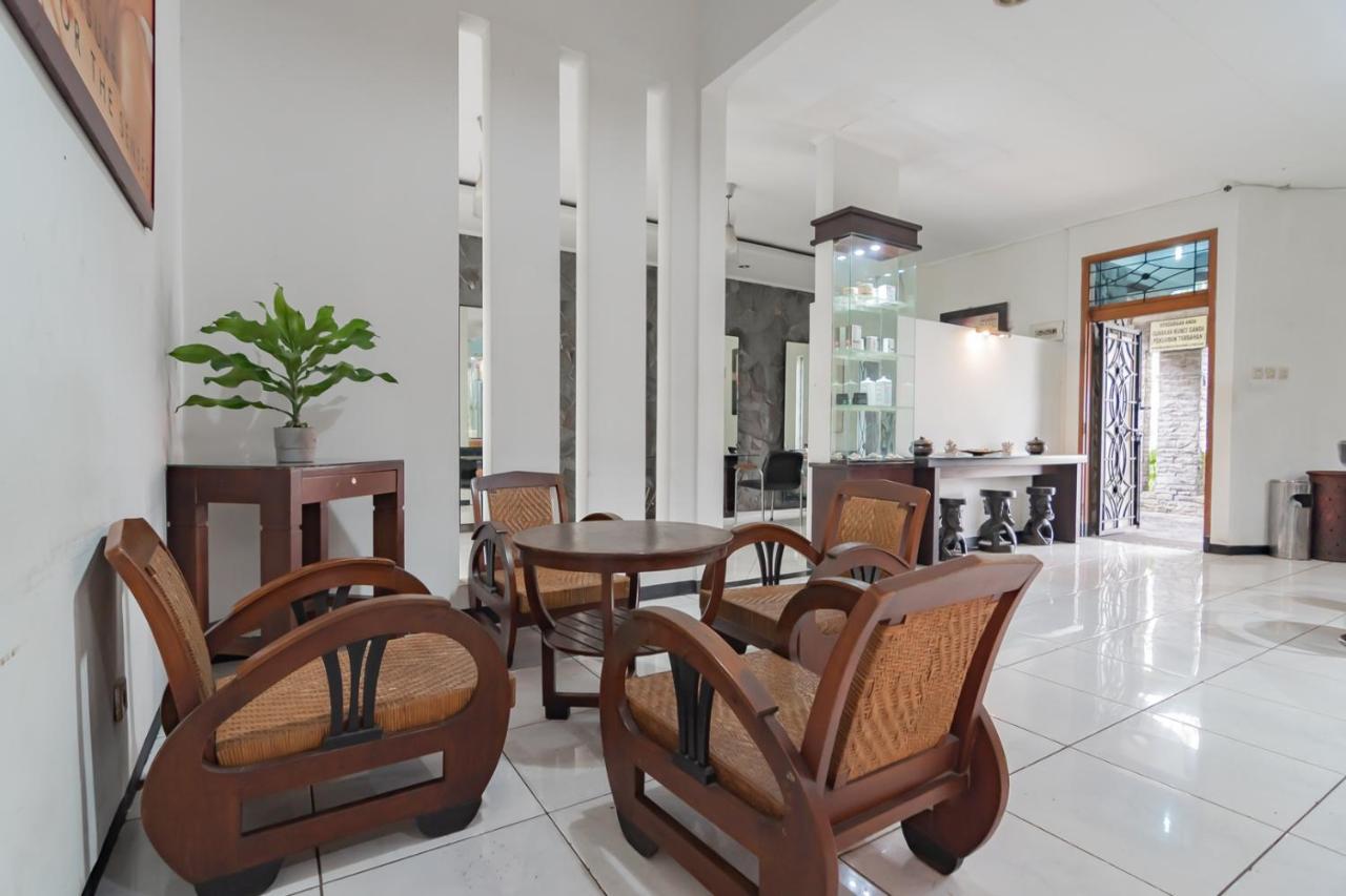 Imelda Residence Setrasari RedPartner Bandung Bagian luar foto